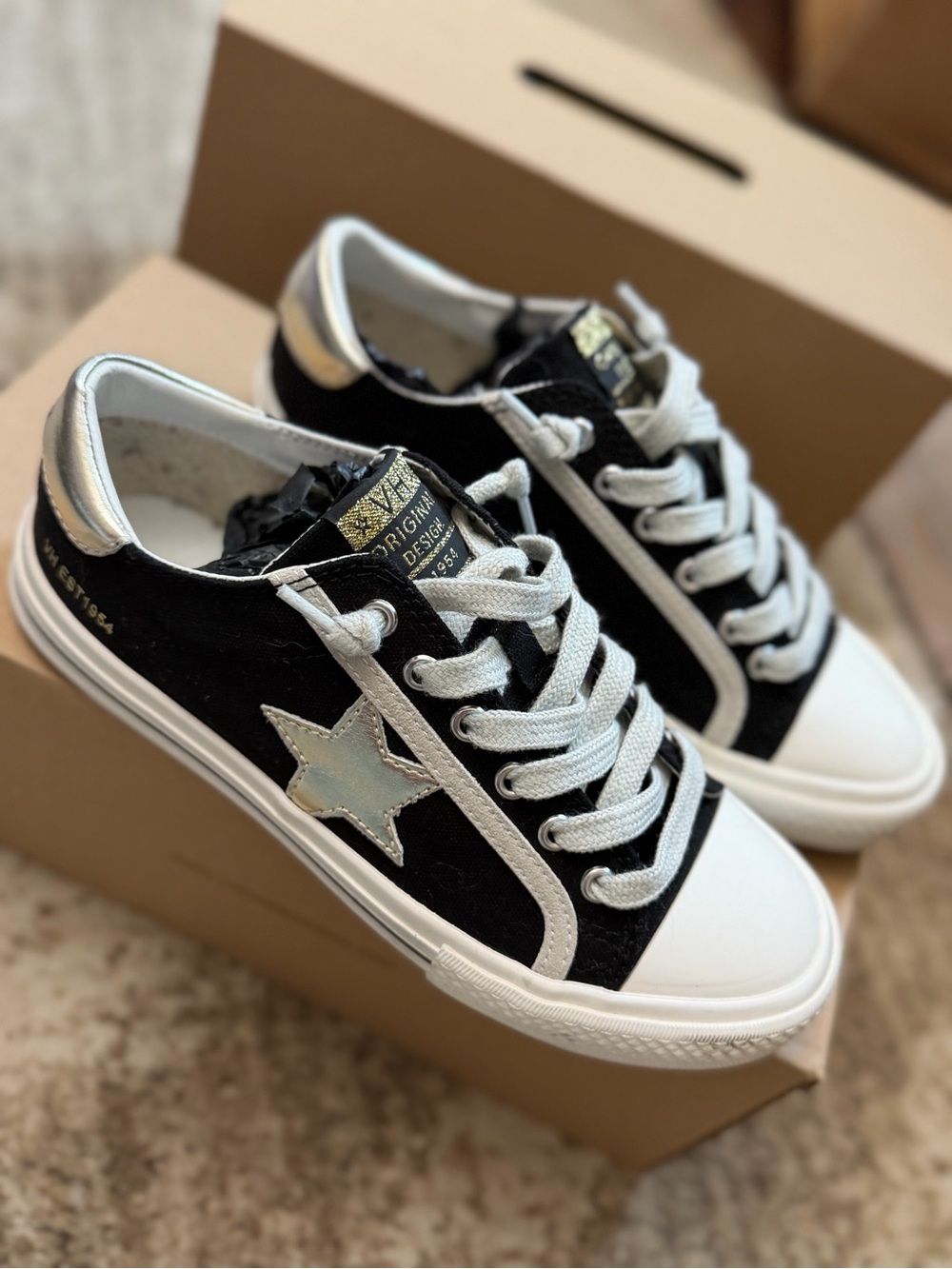 Vintage Havana Black & White Star Sneakers